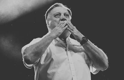 Svaka čast! Sarajevski taksisti besplatno će voziti građane na dženazu Halidu Bešliću...