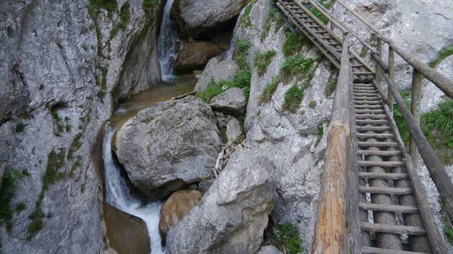 Užas u Austriji: Odron kamenja ubio dvoje i ozlijedio sedmero