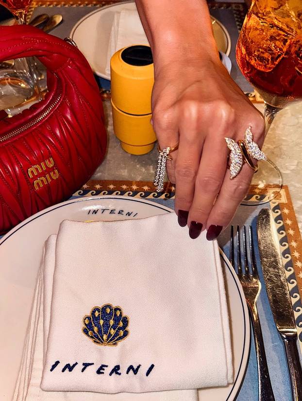 Odmor u stilu Marka Grubnića: Skupe torbice, leopard uzorci i vrela zabava na Mikonosu...