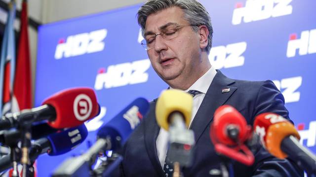 Zagreb: Plenković se obratio medijima nakon video sjednice Predsjedništva HDZ-a 