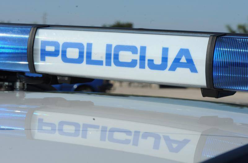 Htio se izvući mitom: Rumunj policajcima u auto ubacio 20 €