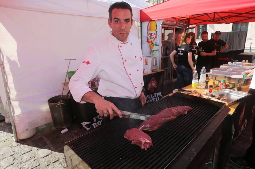 Bilo je gusto: Valpovački kotlić opet je napravio savršen roštilj