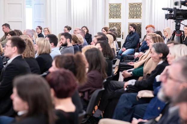 Zagreb: Komemoracija za novinarku Milu Moralić u Novinarskom domu