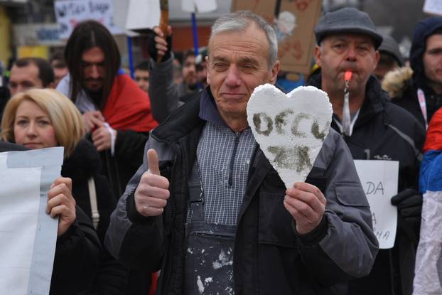 FOTO Ljuti studenti na prosvjedu u Srbiji: 'Svakog se trenutka očekuje da će pasti...'