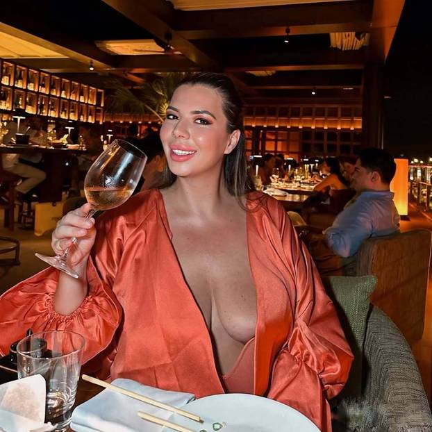 FOTO Fatalna Nandi borila se za 'Savršenog': Pokazala kako sad izgleda u badiću, uživa na moru