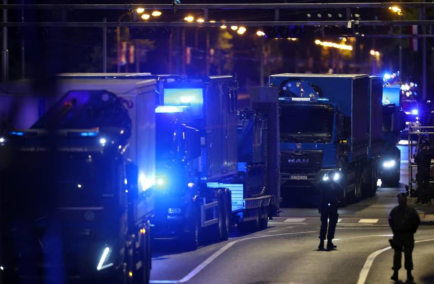 Generalna proba svečanog vojnog mimohoda u večernjim satima privukla zanimanje zagrepčana