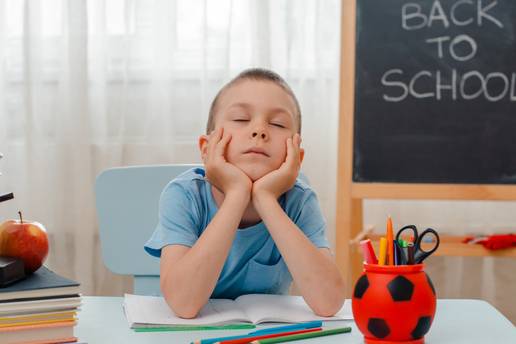 Djetetu se ne da ići u školu nakon ljeta: Koje navike treba uvesti prije početka nastave?
