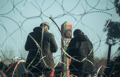 Poljska: 'Migranti na granici od Bjelorusije dobivaju upute i opremu za prelazak granice'