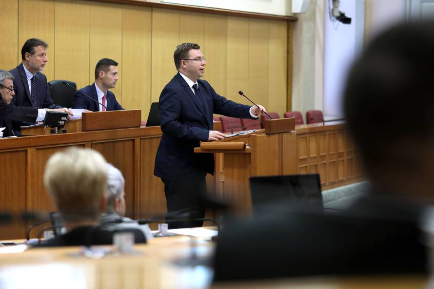 Zagreb: Sabor raspravlja o paketu mirovinskih zakona