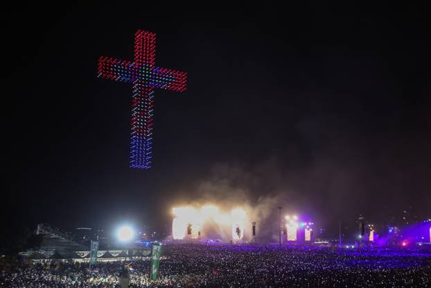 Scenografija dronovima na  koncertu Marka Perkovića Thompsona 