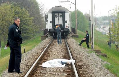 Varaždin: Nepoznata žena se bacila pod vlak kod Bille
