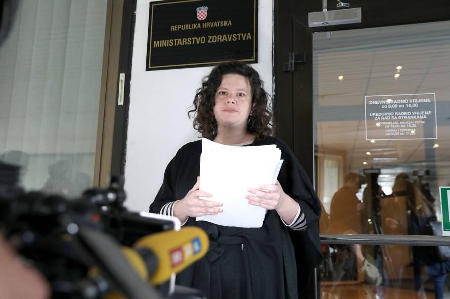 Zagreb: Ministarstvu zdravstva predana potresna svjedoÄanstva Å¾ena