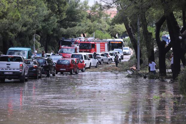 Velike štete u okolici Poljuda nakon oluje koja je poharala Split