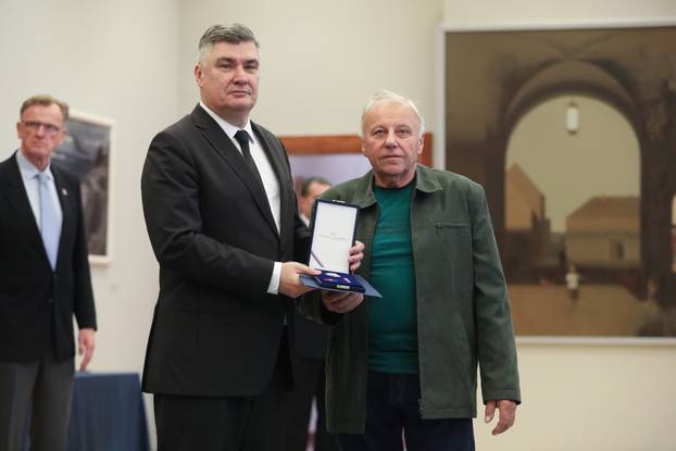 Predsjednik Milanović uručio odlikovanja dobrovoljnim darivateljima krvi u 2023. godini