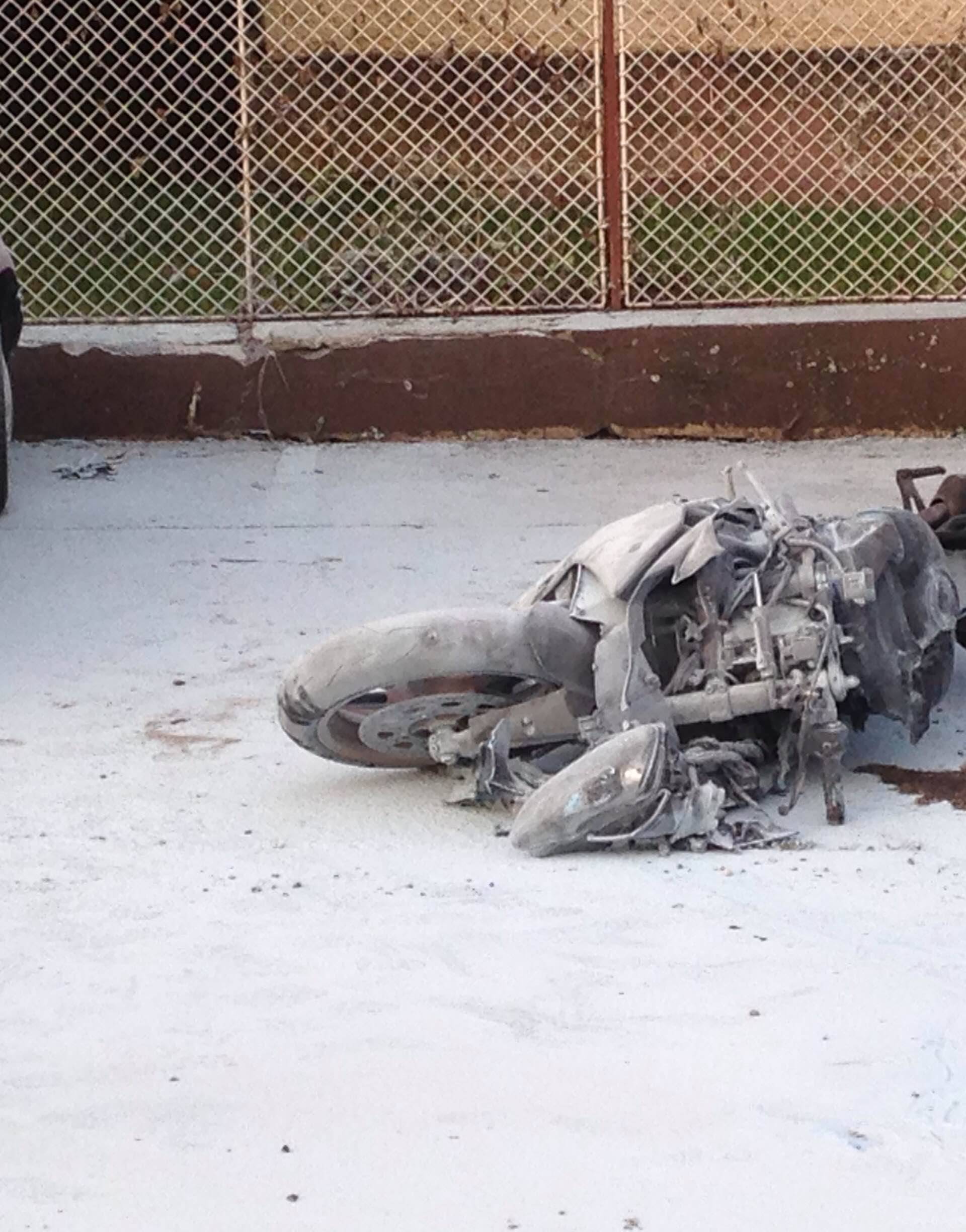 Imao je sreće: Nakon pada, motocikl u potpunosti izgorio