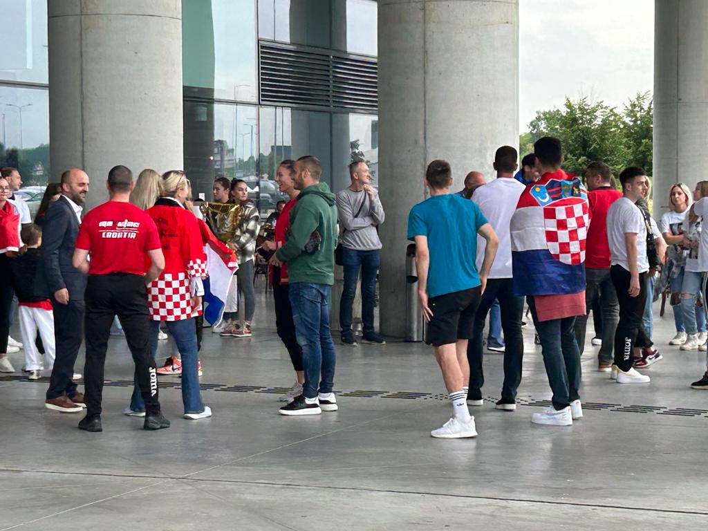 Hrvatski tekvandoaši se vratili sa šest medalja! Na Tuđmanu ih dočekali ministrica i navijači