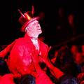 Sam Smith tijekom nastupa je nosio šešir s rogovima, fanovi: 'Ajme, pa obuzeli su ga demoni'