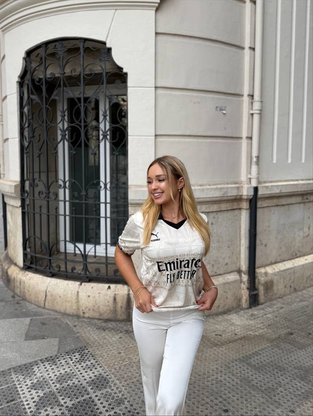 FOTO Pradjed joj je nogometna legenda. I ona ima masu fanova