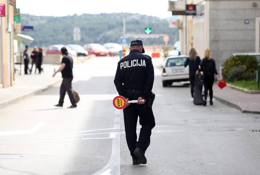 Masovna tučnjava u Šibeniku: "Letjele su stolice i kamenje"