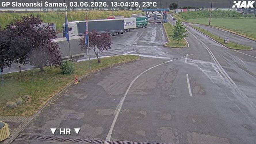 KAOS NA GRANICI Kilometarske kolone na ulazu u Hrvatsku: 'Nisam se pomaknuo 35 sati!'