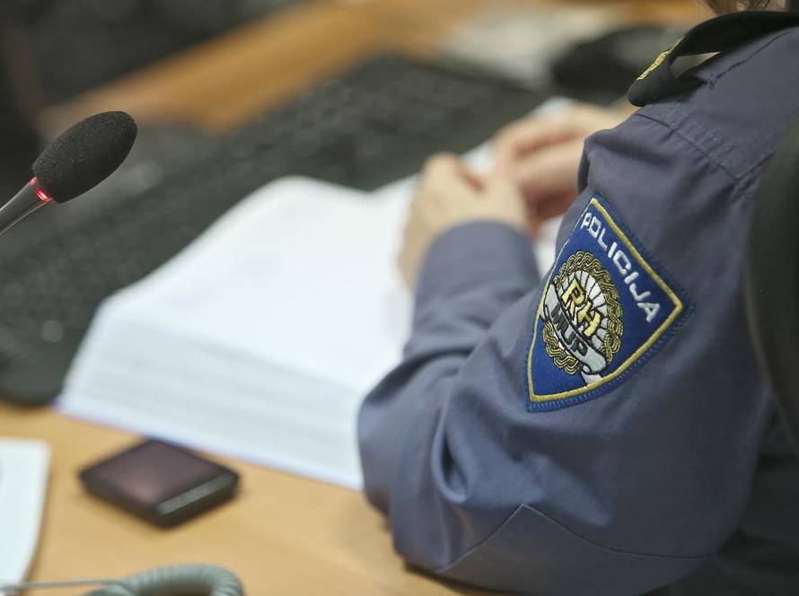 Policija
