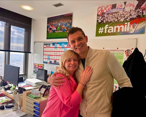 FOTO Ovo je žena kojoj 'vatreni' povjeravaju sve svoje tajne