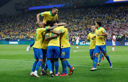 Pravi, moćni Brazil! ‘Petarda’ Peruu za četvrtfinale na Copi