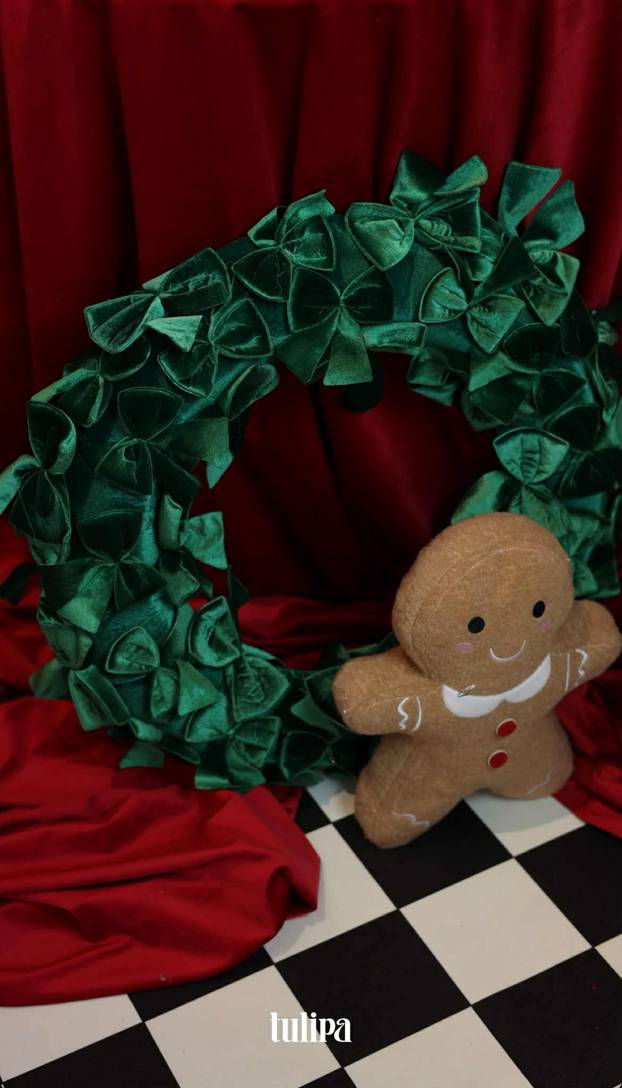 FOTO Domaći kreativci svojim vijencima za vrata stvaraju blagdansku magiju već na ulazu