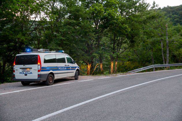 Detalji nesreće na Velebitu: Automobil sletio u provaliju, poginula suvozačica (27)