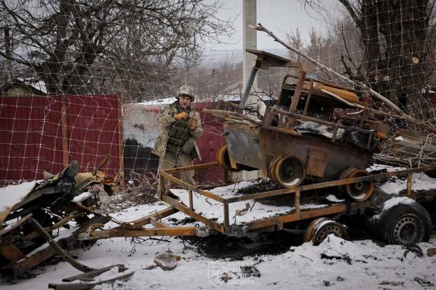 FOTO Ovako izgledaju ulice u Ukrajini: 'Jedino ispod mreže možemo doći do trgovine'