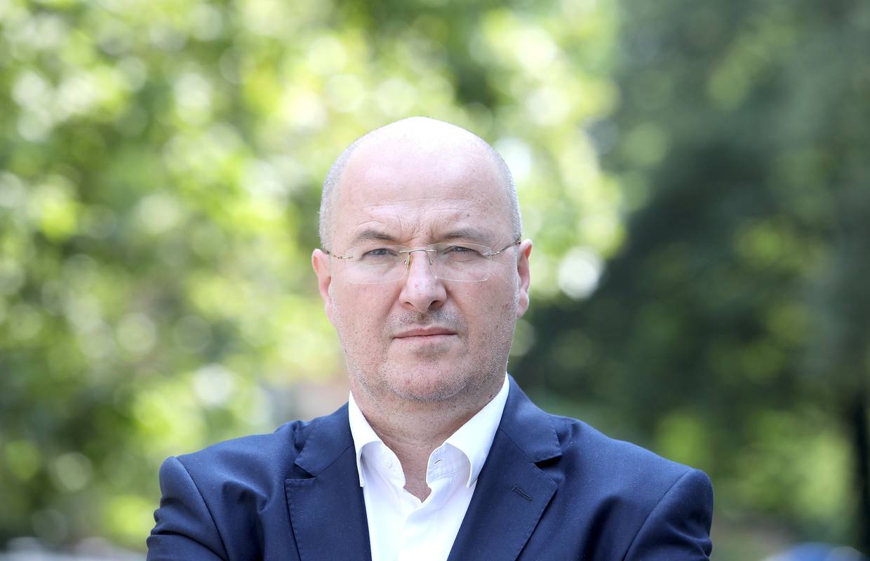 Radić: Dragi Miro, ne gumi više. Najradije bi potopio sebe i nas. Ipak, taj film nećeš gledati...