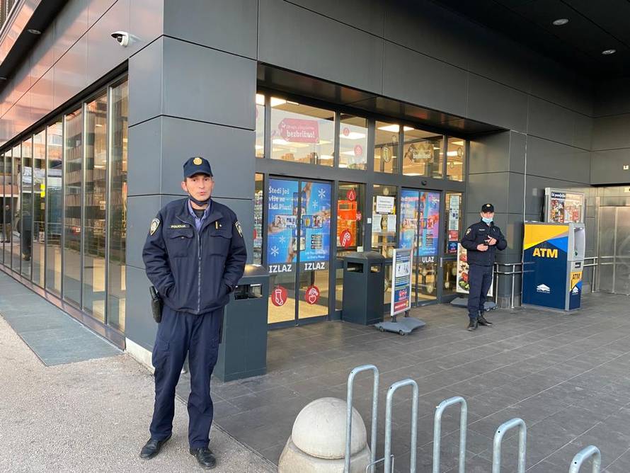 Detalji strave u Splitu: 'Police i pod su puni krvi. Došao joj je s leđa, počeo vikati i izbo ju je'