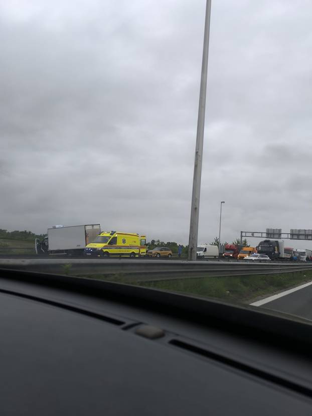 FOTO Šokantni prizori s A3:  U sudaru poginule dvije sestre