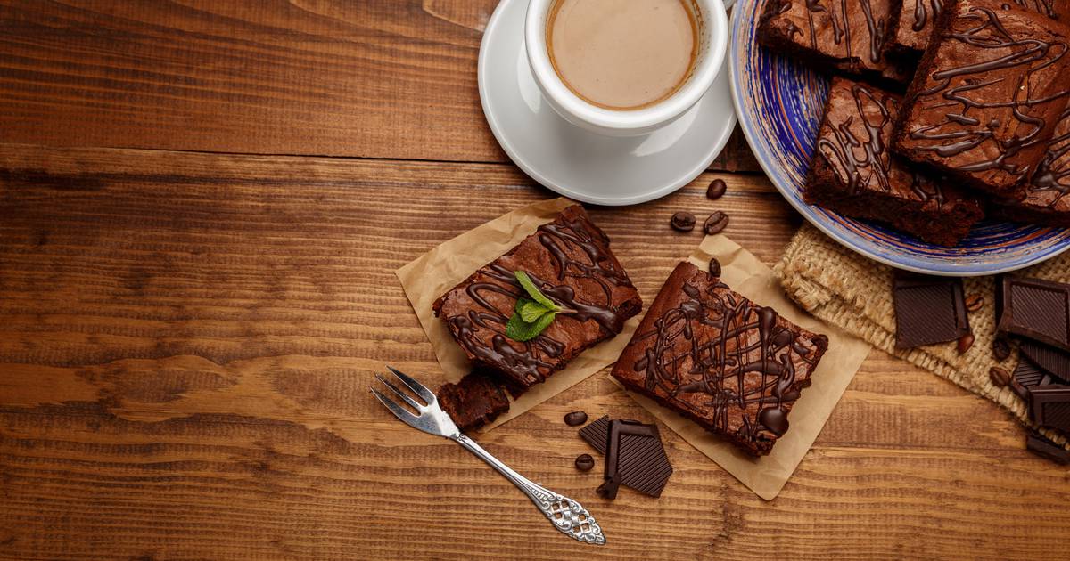 Satisfy your sweet tooth with these delectable brownies topped with coffee flavor