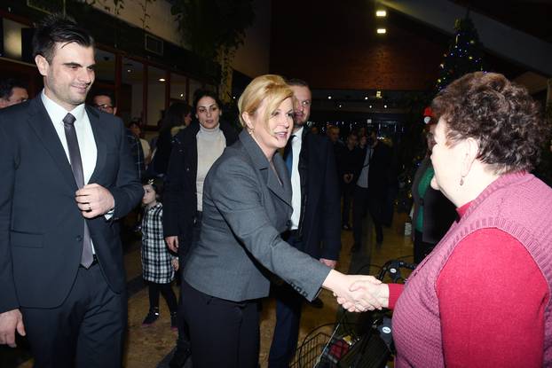Predsjednička kandidatkinja Kolinda Grabar Kitarović održala predizborni skup u Sisku