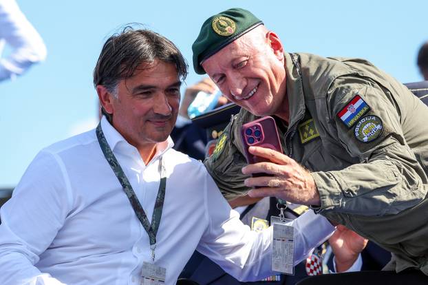 Zagreb: Okupljanje uzvanika uoči početka vojnog mimohoda u povodu 30. obljetnice VRO Oluja