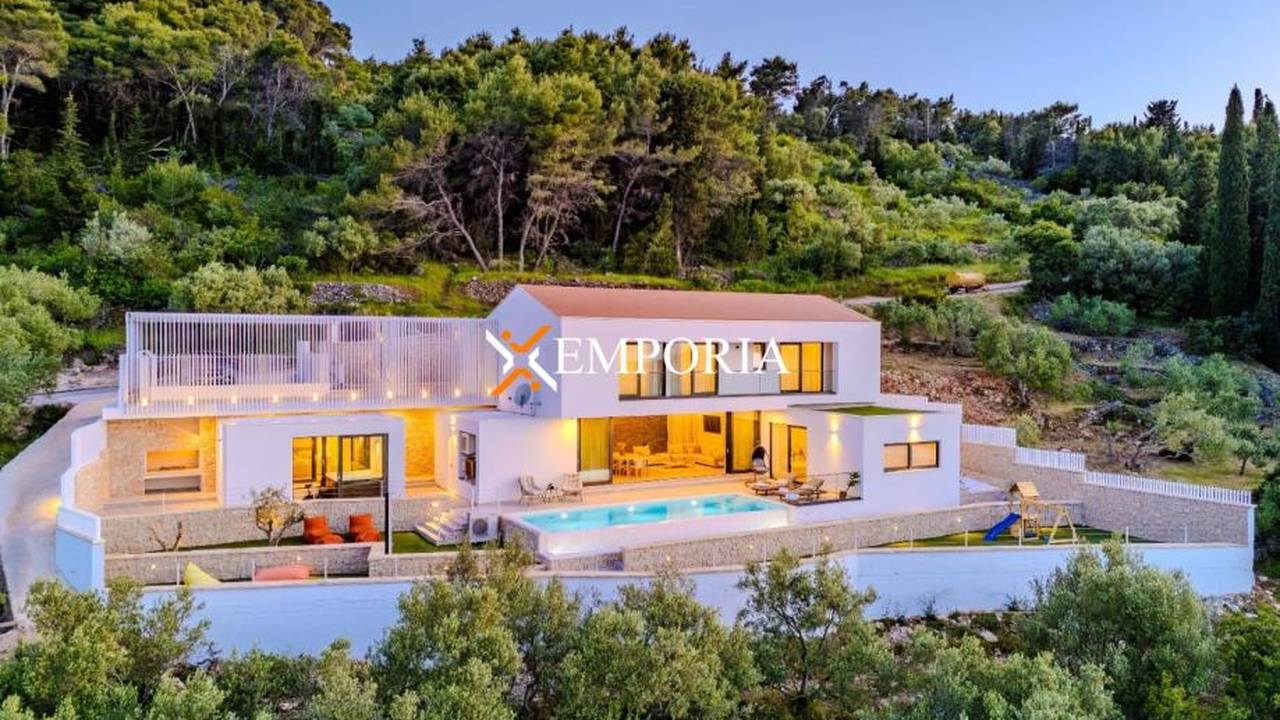 FOTO Mjesto za savršen bijeg: Svi žele ovu vilu na Ugljanu s predivnim pogledom na Zadar