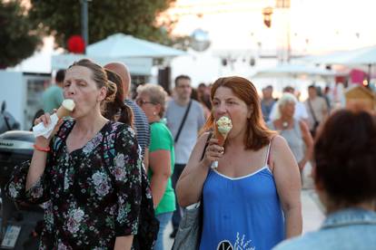 FOTO/VIDEO Festival sladoleda u Njivicama oduševio turiste