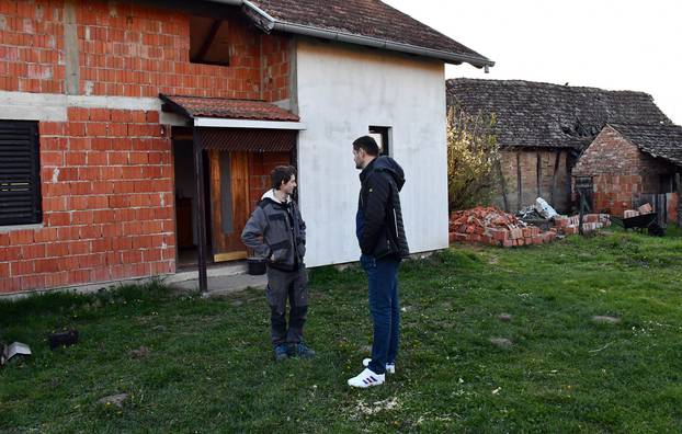 Slavonski Brod: Ivan Čavčić preuzeo je brigu o dvjema maloljetnim sestrama nakon smrti oba roditelja