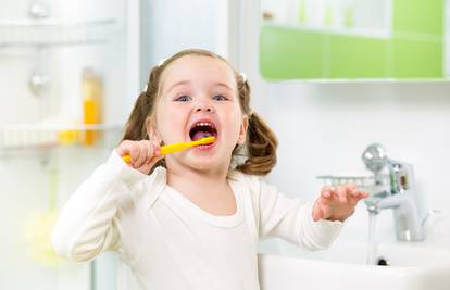 Četkicu za zube treba mijenjati bar četiri puta godišnje