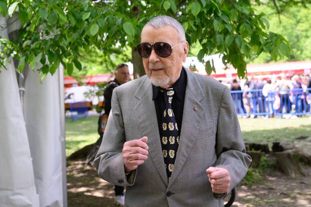 Zagreb: Okupljenje na proslavi Međunarodnog praznika rada u Maksimiru zabavljali Zdenka Kovačiček, Drago Diklić i Jimmy Stanić