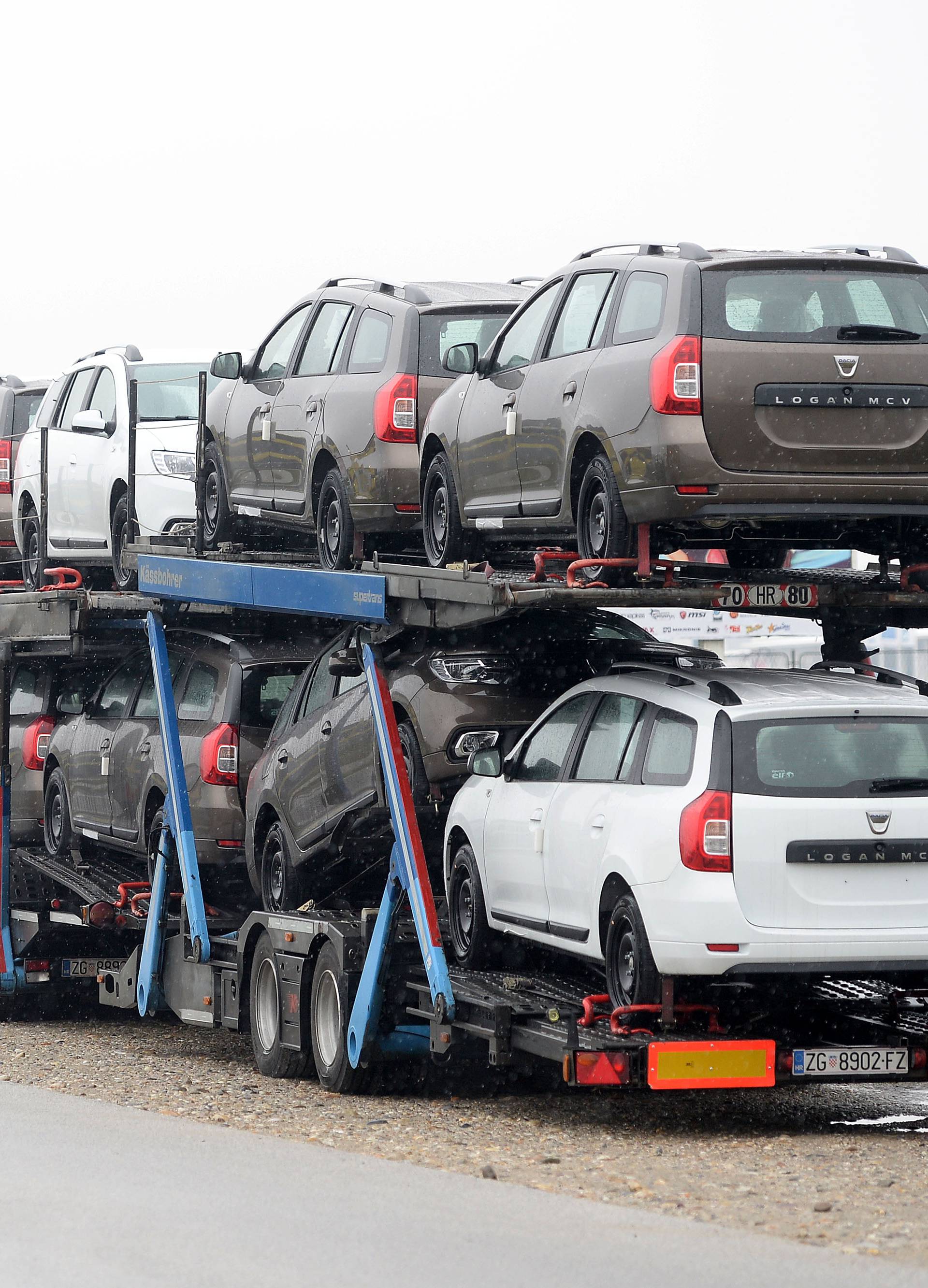 Prodaja automobila u ožujku u Hrvatskoj potonula za 46 posto