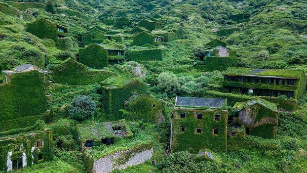 FOTO Napušteno 'selo duhova' u Kini sraslo je s prirodom i postalo prava TikTok atrakcija