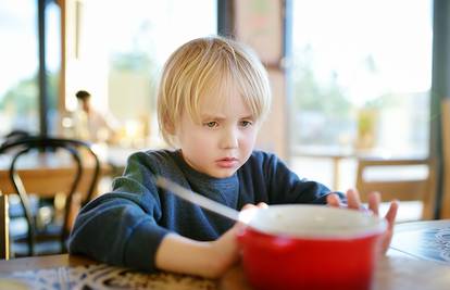 Zašto djeca prestaju jesti i kako im vratiti tek?