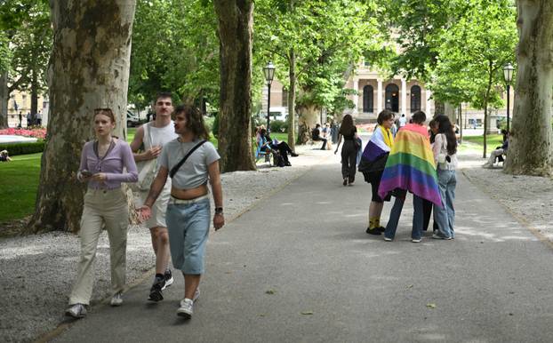 Zagreb: 25. Povorka ponosa LGBTIQ zajednice "Korak po korak, iskorak!"