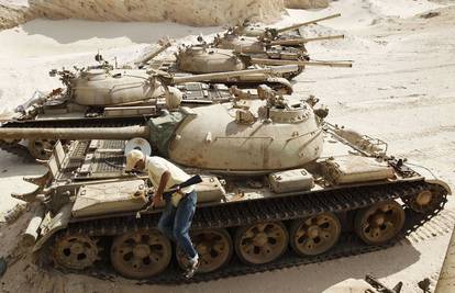 Pobunjenici planiraju napad na Sirt, posljednji Gadafijev grad
