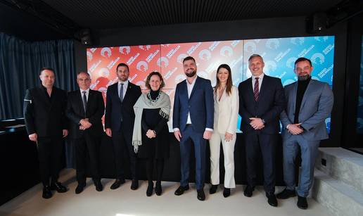 Ministrica Obuljen Kor&zcaron;inek je otvorila prvi vizualni radijski studio u Hrvatskoj...