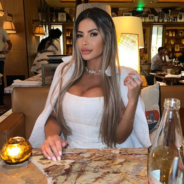 FOTO Ovu manekenku proglasili su najljepšom na svijetu, ali nije baš uvijek ovako izgledala...