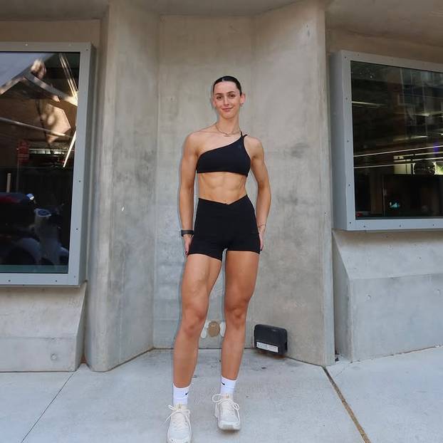 FOTO Tijelo joj je spektakl i nema ni grama masti: Ovako izgleda savršena trenerica!