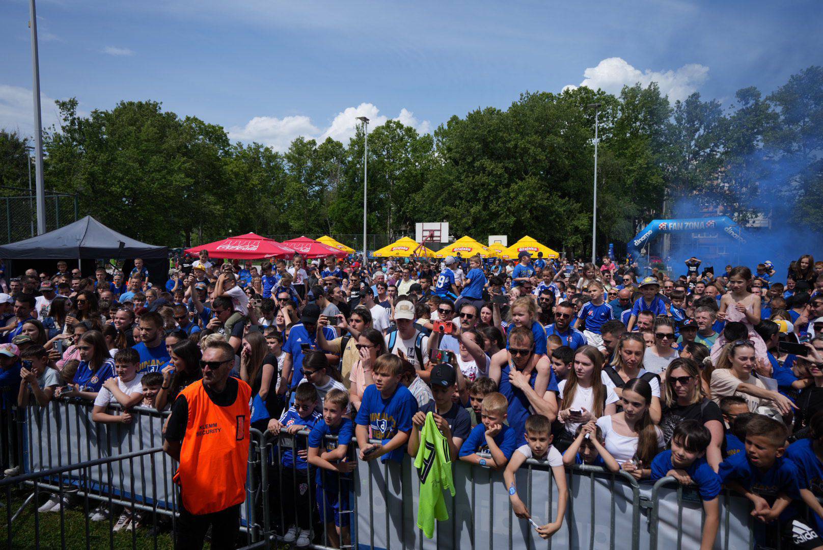 Dinamo smanjio cijene za Rudeš. Kaneko, Sučić i ekipa družili se s klincima u Dubravi